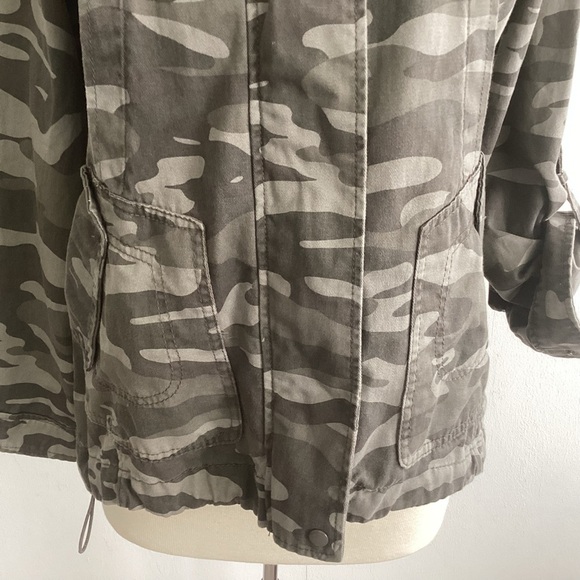 Jolt Long Sleeve Camouflage Hooded Drawstring Hem Front Zip Up Utility Jacket M - Picture 2 of 16